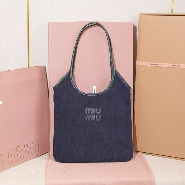 미우미우 스티치 로고 탑핸들 토트백 5BG231-2985