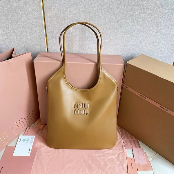 미우미우 스티치 로고 탑핸들 토트백 5BG231-2989
